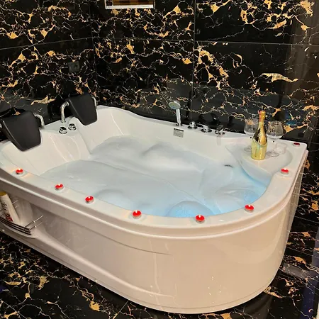 Luxury 007 *